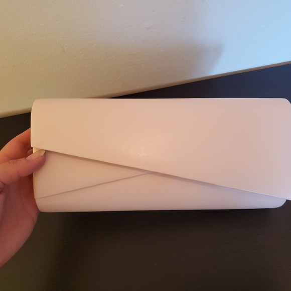 Handbags - Picture 3 of 3